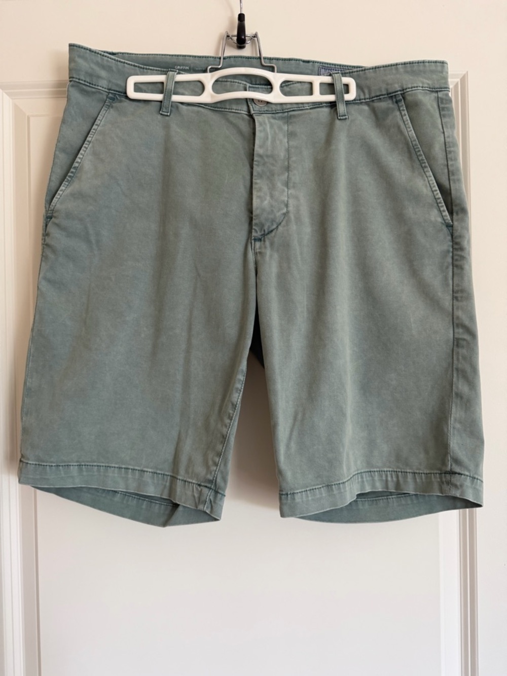 Ag Adriano Goldschmied Men's Griffith Chino Shorts